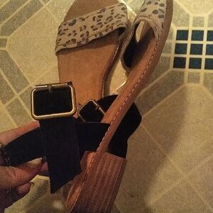 Leopard Print Women's Sandals with Black Strap,Skechers   Leopard Sandels Size 8